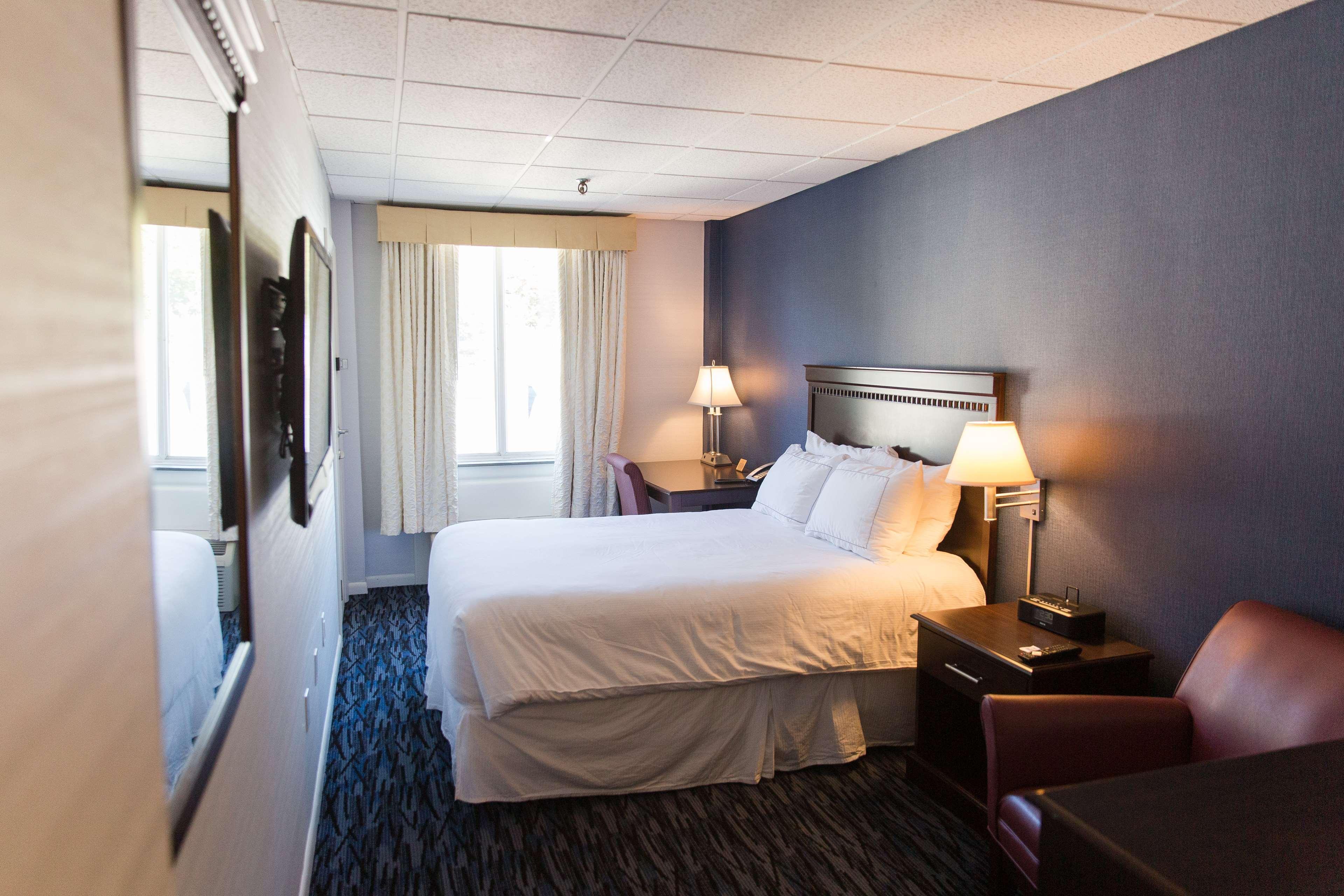 Capitol Plaza Hotel Montpelier Tapestry Collection By Hilton מראה חיצוני תמונה