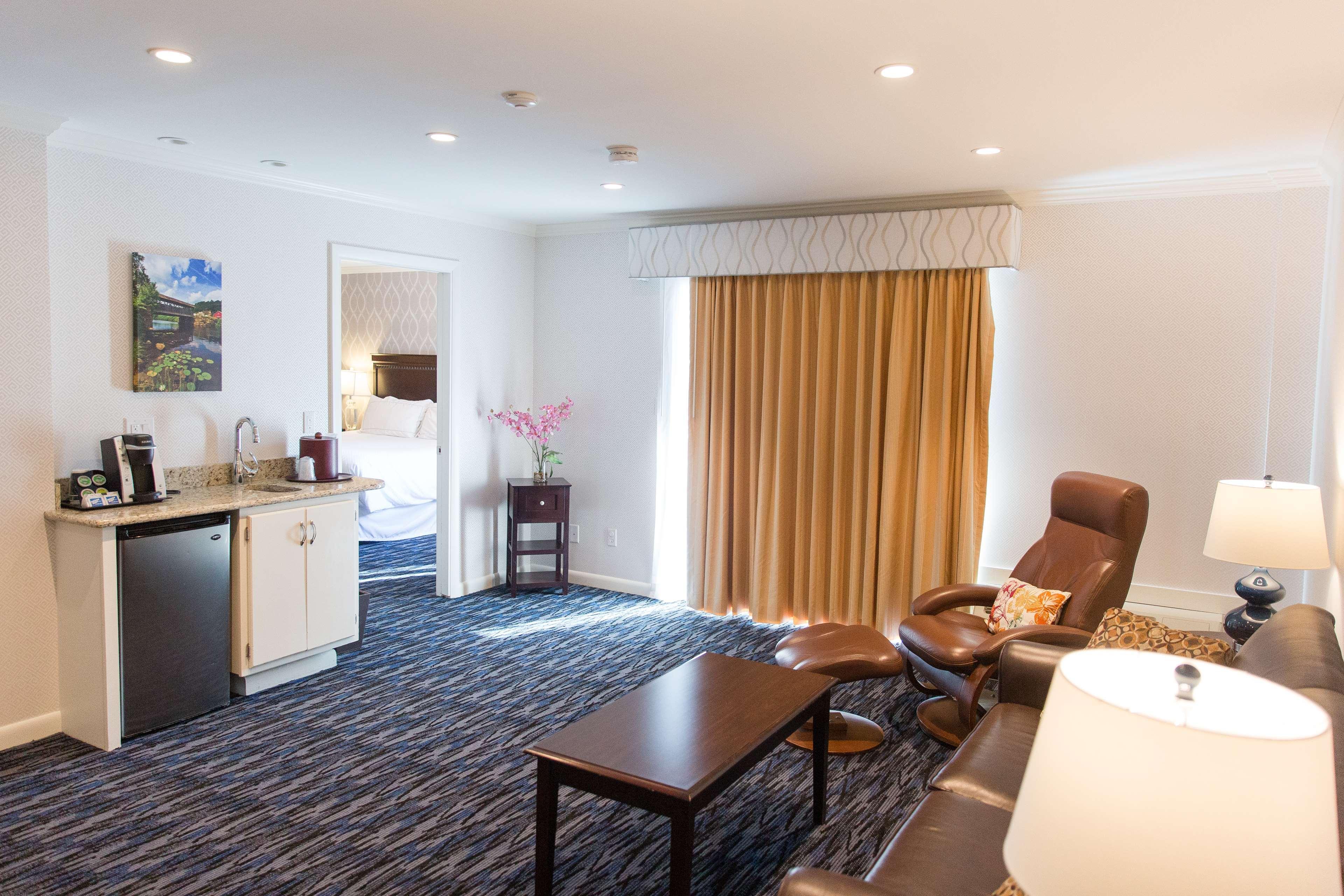 Capitol Plaza Hotel Montpelier Tapestry Collection By Hilton מראה חיצוני תמונה