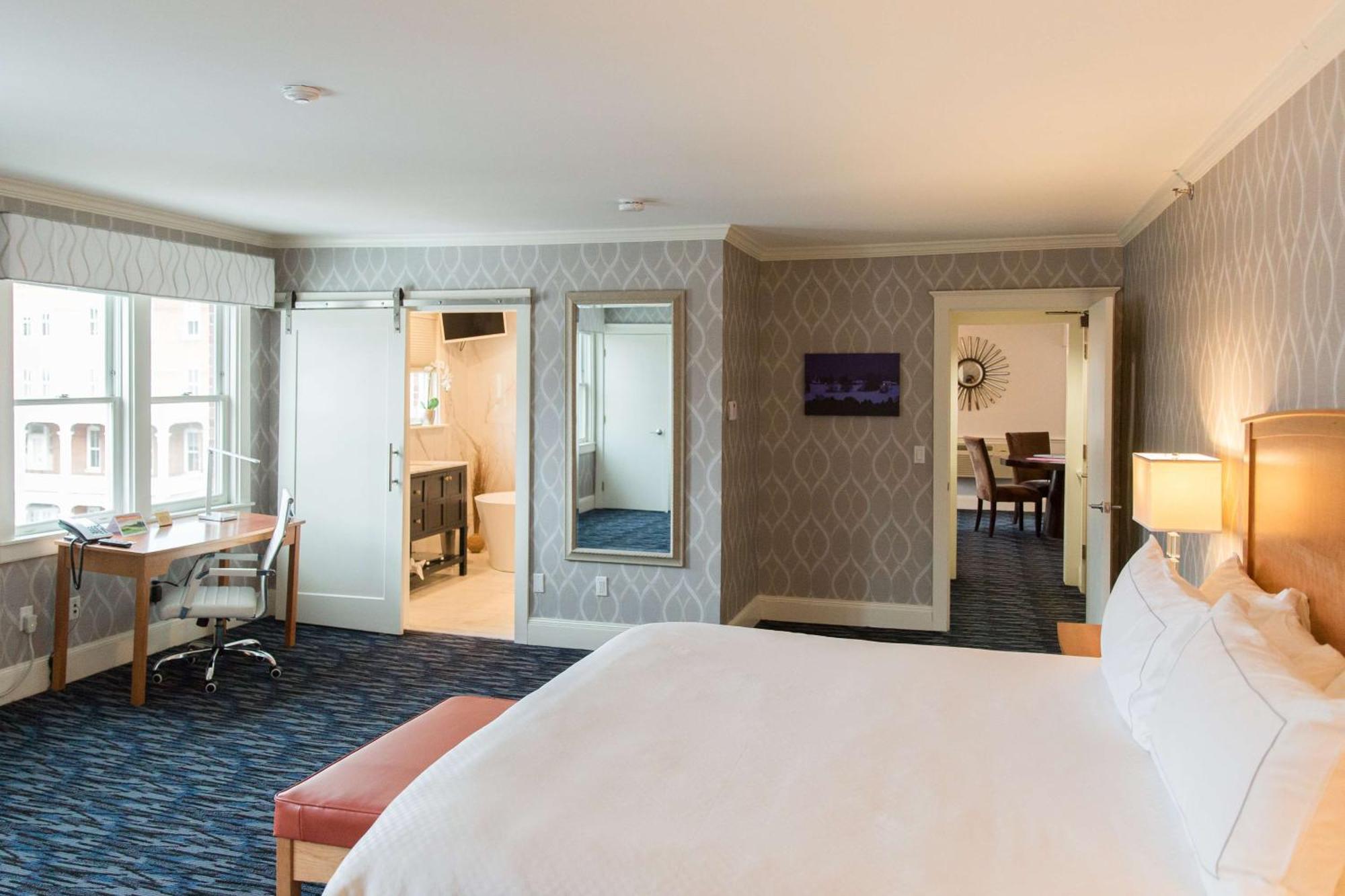 Capitol Plaza Hotel Montpelier Tapestry Collection By Hilton מראה חיצוני תמונה
