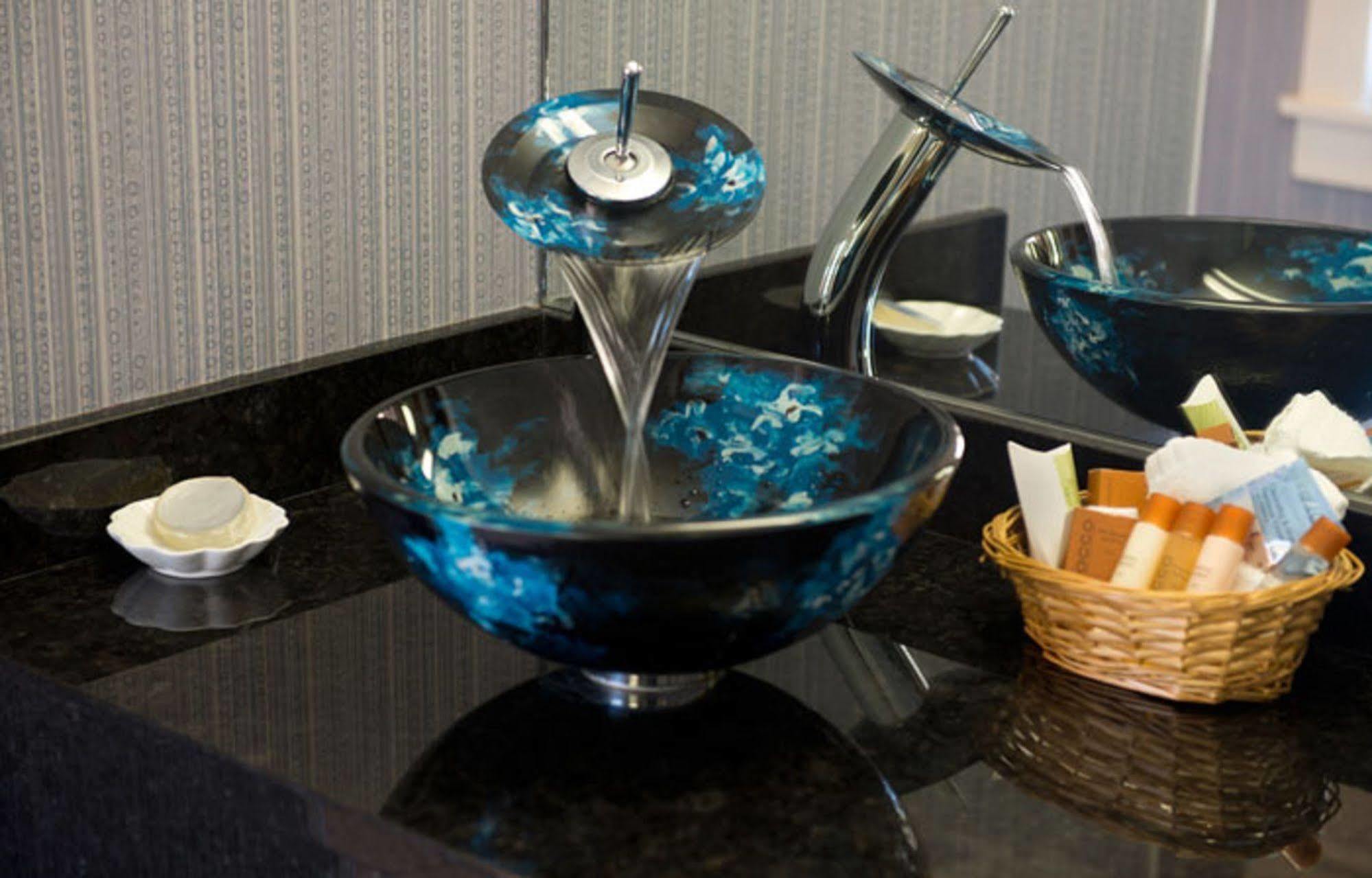 Capitol Plaza Hotel Montpelier Tapestry Collection By Hilton מראה חיצוני תמונה