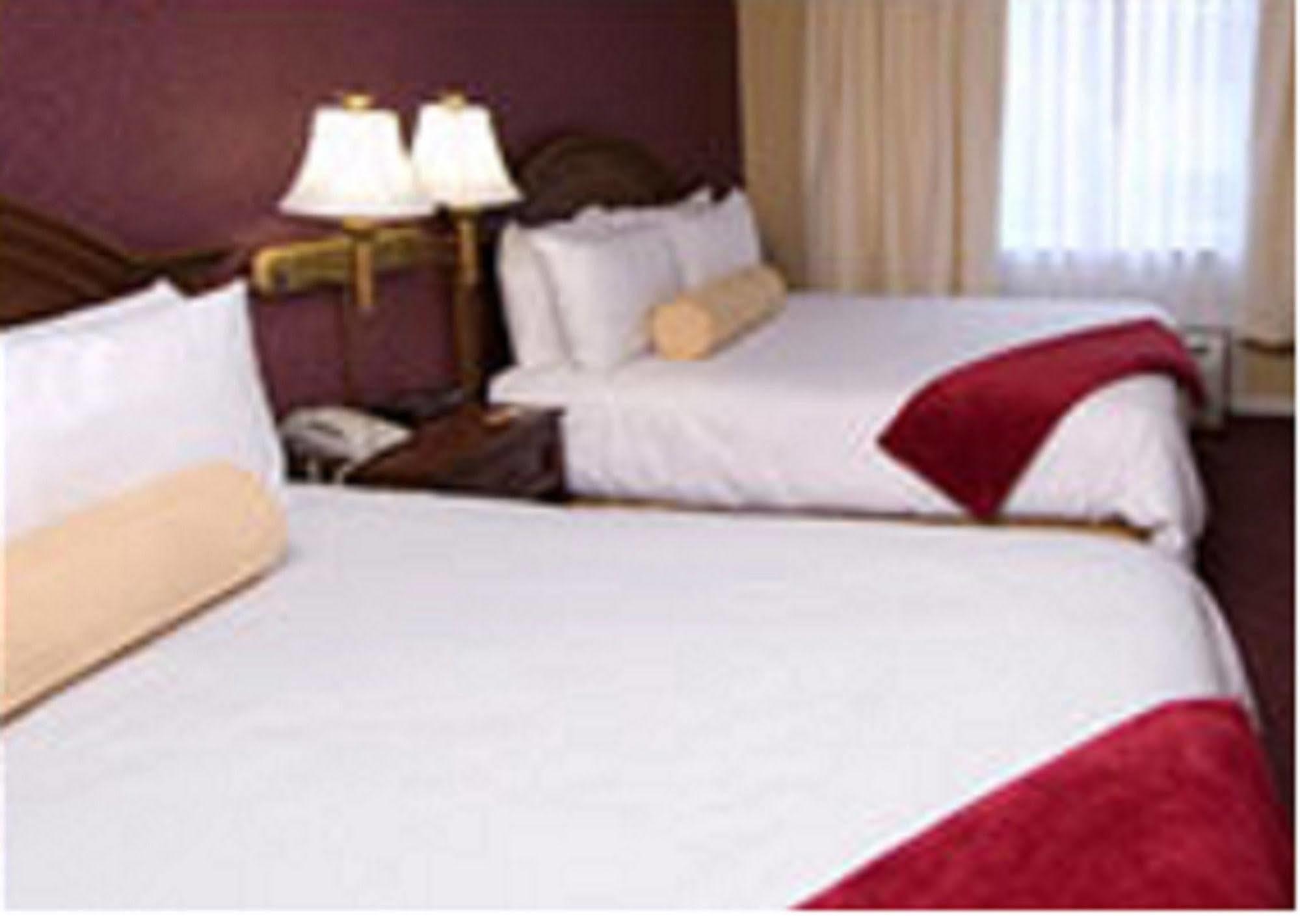 Capitol Plaza Hotel Montpelier Tapestry Collection By Hilton מראה חיצוני תמונה