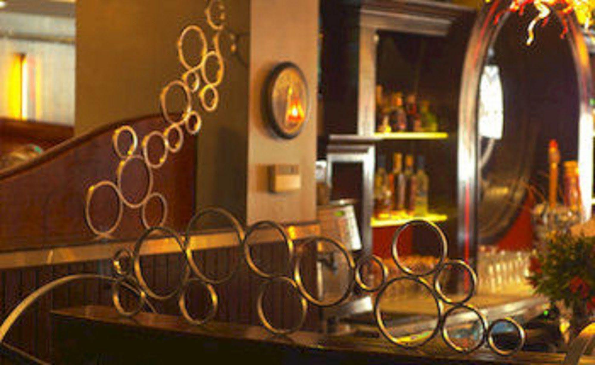 Capitol Plaza Hotel Montpelier Tapestry Collection By Hilton מראה חיצוני תמונה