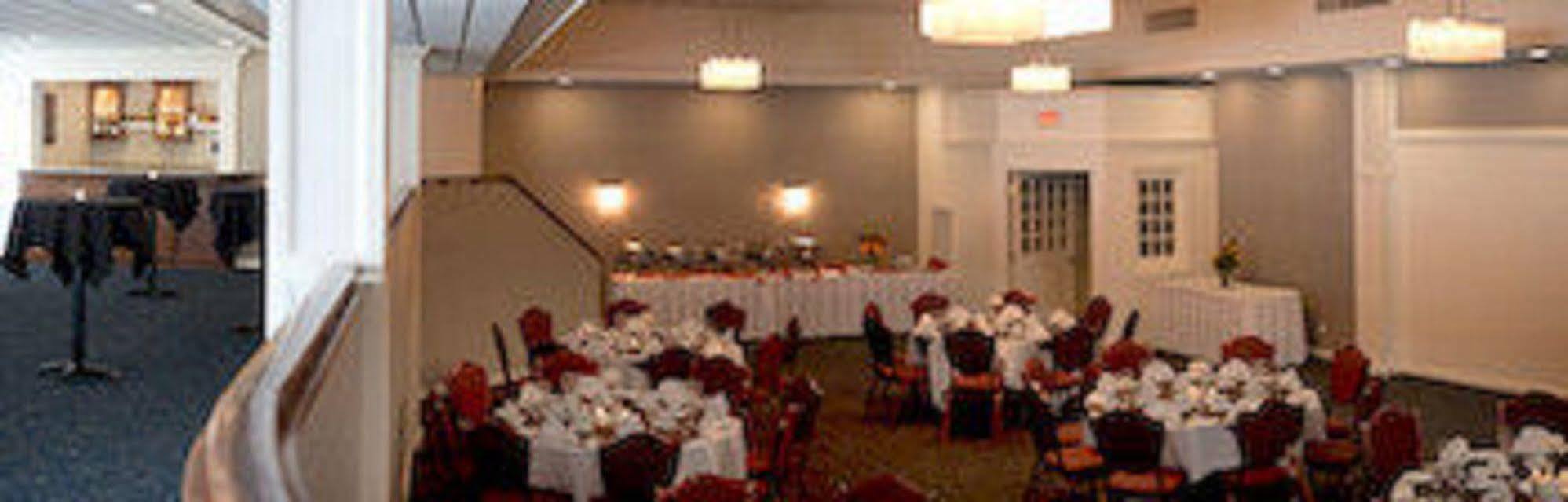 Capitol Plaza Hotel Montpelier Tapestry Collection By Hilton מראה חיצוני תמונה